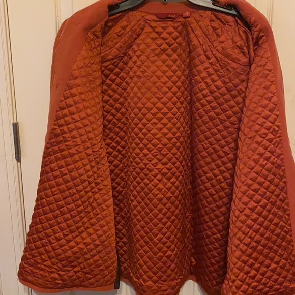 Gilli Cape - Picture 5 of 7